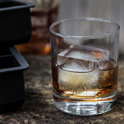 Silicone Ice Cube Tray with 6 Sphere Molds and Lid